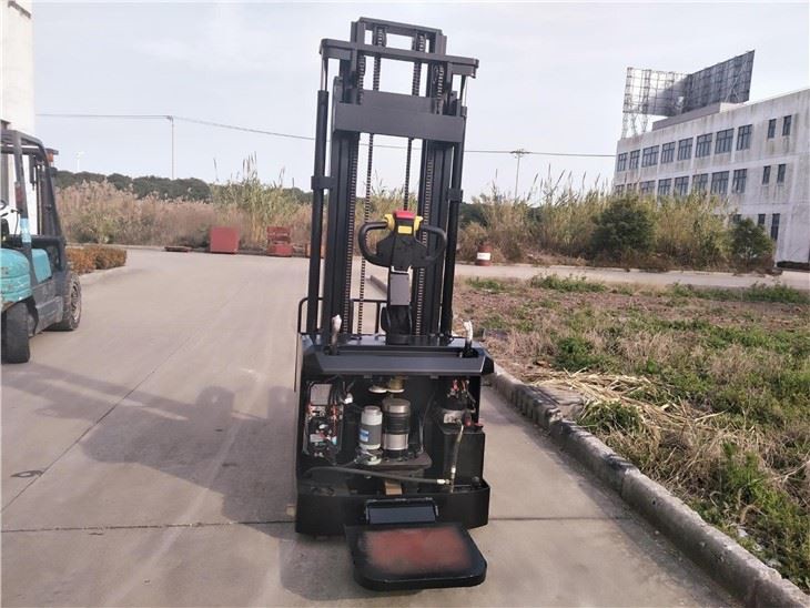 TB Warehouse 1500kg 4.5m Electric Pallet Stacker